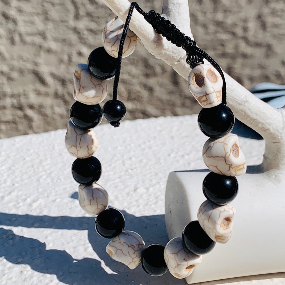 Black & White Beaded Howlite Skull Adjustable Bracelet